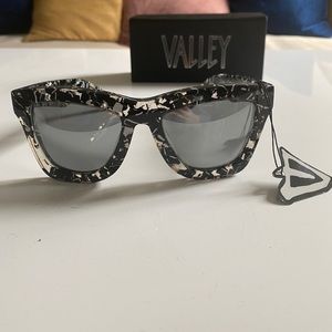 NEW RARE Valley DB Sunglasses in White Tortoise